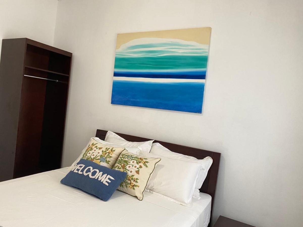Lovely 2-Bedroom Apartment In Venetian Road 普罗维登西亚莱斯岛 外观 照片